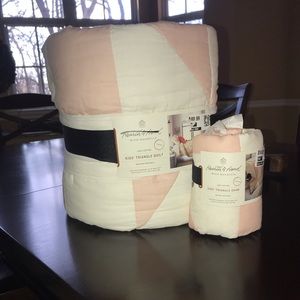 Hearth and Hand Triangle Quilt with Matching Sham